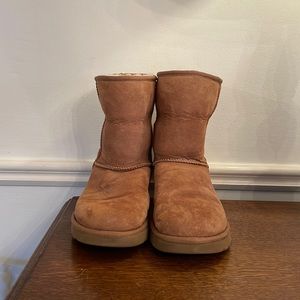 UGG medium height chestnut boots (KIDS SIZE 6, WOMEN’S 7.5)